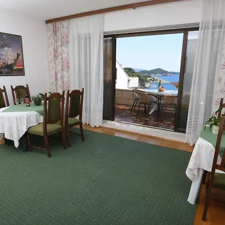 Rooms Cvetka 3*